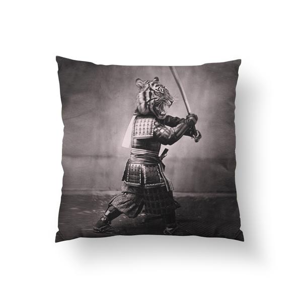 Samuria Tiger Throw Pillow
